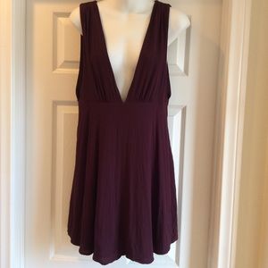 Forever 21 Burgundy Deep V-neck Dress Size Large